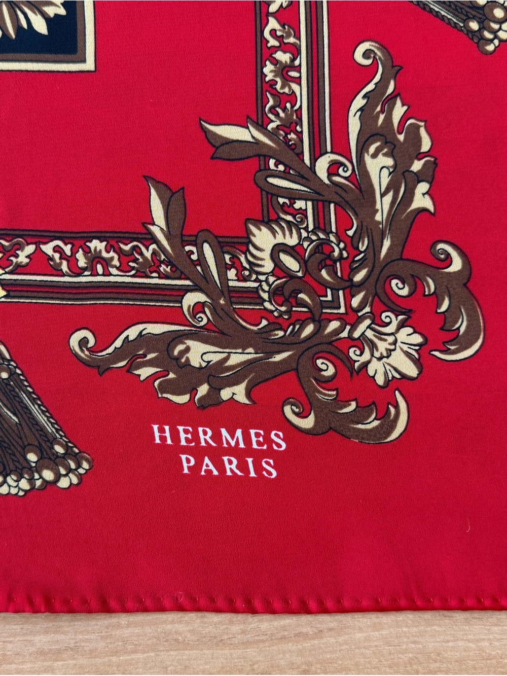 Hermes Vintage Sunflower Scarf Red Silk Paris Design 90cm - Picture 4 of 12